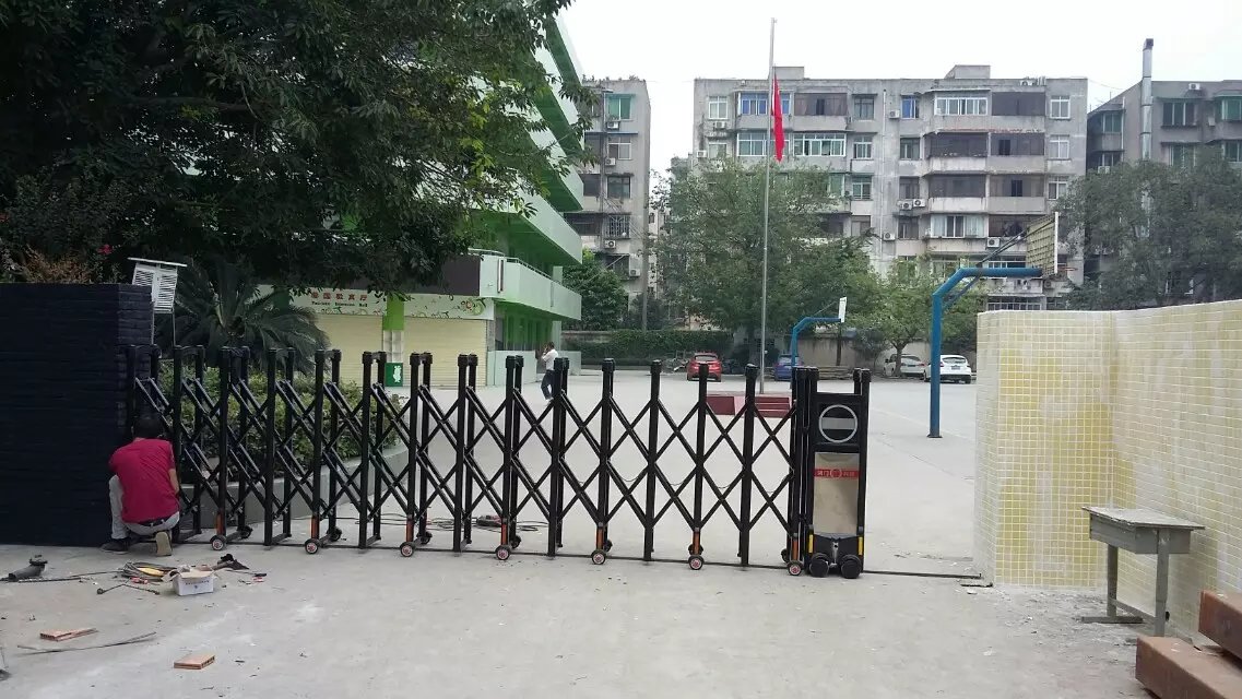 临高临高深圳市伸缩门
